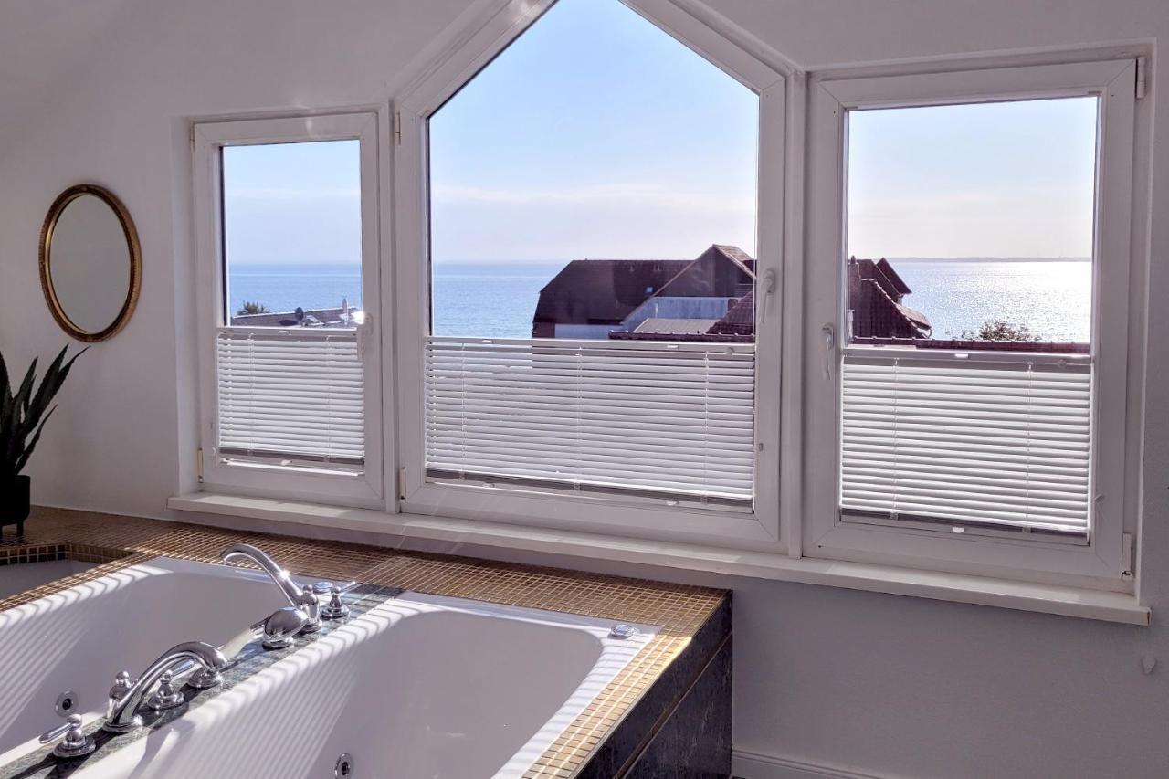 Grosse Penthouse Ferienwohnung Mit Meerblick, Sonnenterrasse & Luxusbad Von "Momentic" Sierksdorf Extérieur photo