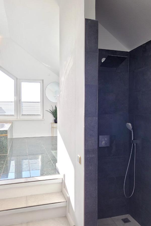 Grosse Penthouse Ferienwohnung Mit Meerblick, Sonnenterrasse & Luxusbad Von "Momentic" Sierksdorf Extérieur photo