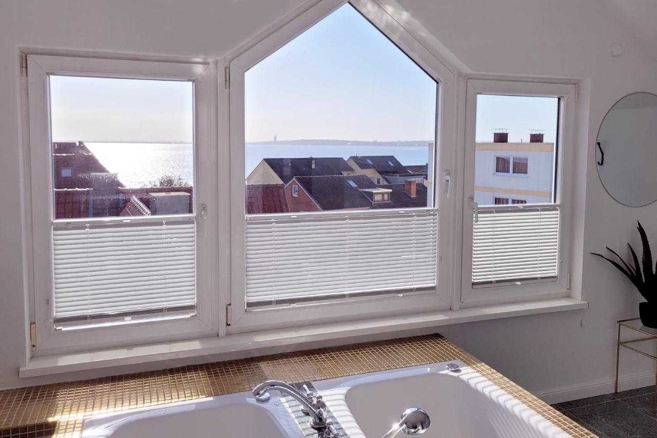 Grosse Penthouse Ferienwohnung Mit Meerblick, Sonnenterrasse & Luxusbad Von "Momentic" Sierksdorf Extérieur photo